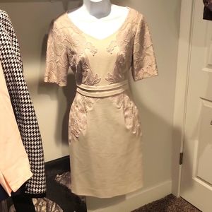 Antonio Milani beige dress size 4, V-neck with short sleeves